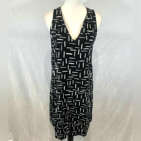 Old Navy black and white artistic brush stroke vneck shift dress size medium - Picture 3 of 8